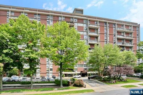 3 Horizon Rd, Fort Lee, NJ, 07024-6744 | Card Image