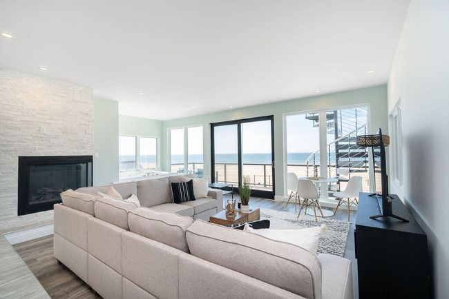 Great Room | Image 22