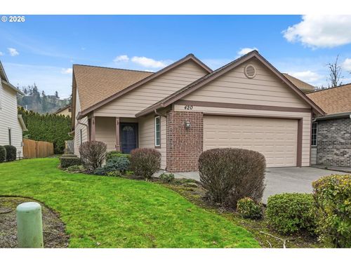 420 Walnut Way, Silverton, OR, 97381-2447 | Card Image