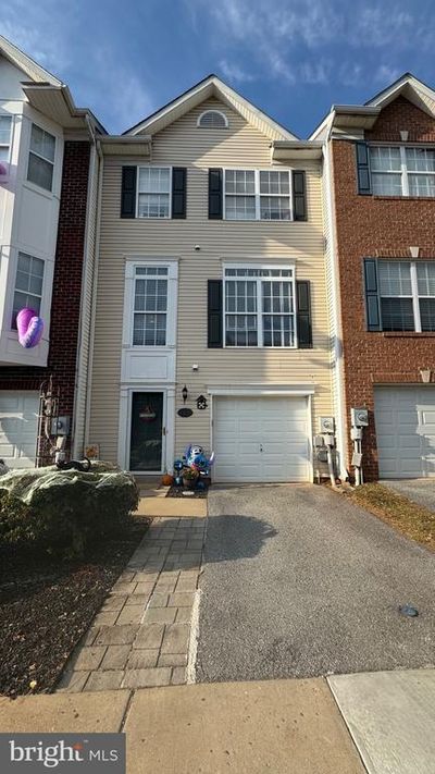 2498 Lakeside Drive, Townhouse with 3 bedrooms, 2 bathrooms and null parking in FREDERICK MD | Image 1