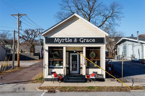 1110 Washington St, Highland, IL, 62249-1923 | Card Image