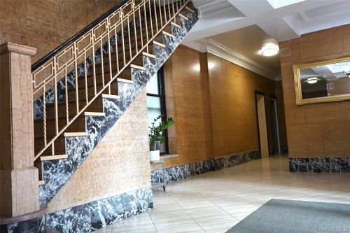 apt-2d-313 Brightwater Ct, Brooklyn, NY, 11235-7208 | Card Image