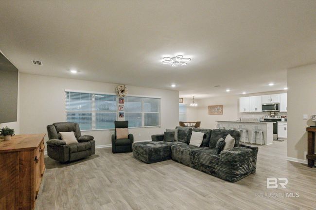 Living Room | Image 7