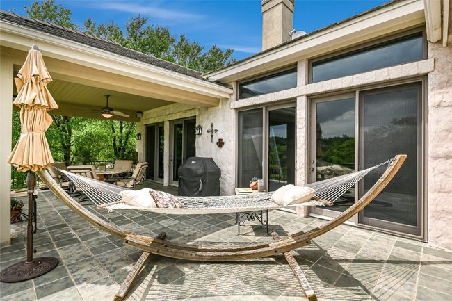 Large back patio | Image 24