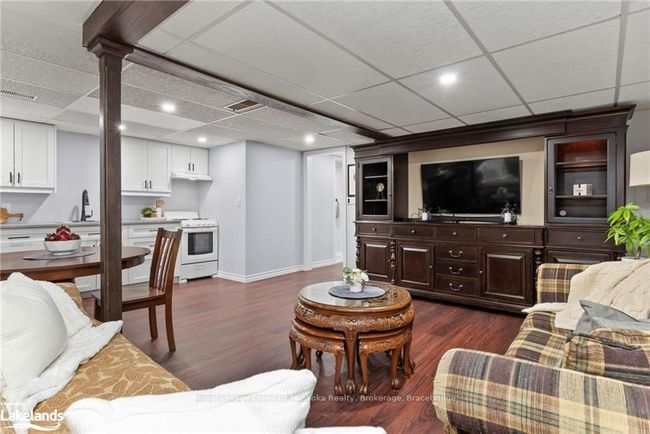 1105 Rosseau Lake Rd 1, House other with 3 bedrooms, 2 bathrooms and 8 parking in Windermere ON | Image 19