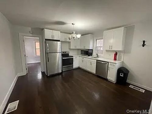 64 Wawayanda Ave, Middletown, NY, 10940-6321 | Card Image