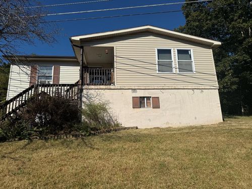 1056 Pinoak Rd, Lashmeet, WV, 24733-9643 | Card Image