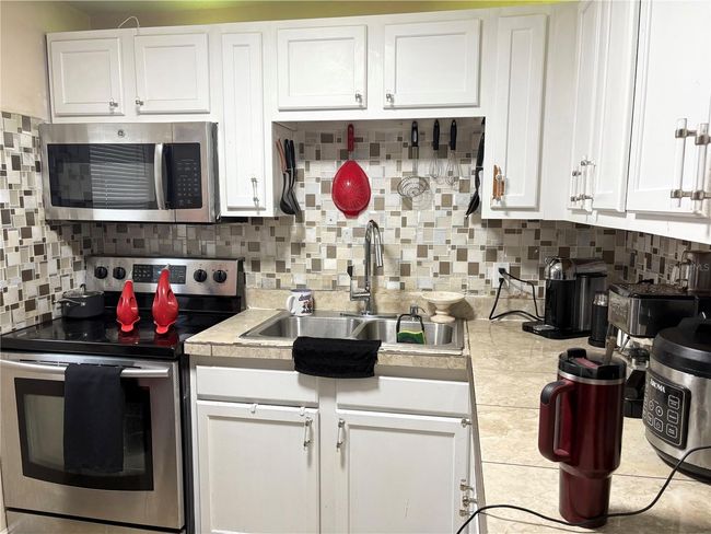 4209 E Hanna Ave, House other with 3 bedrooms, 1 bathrooms and null parking in TAMPA FL | Image 9
