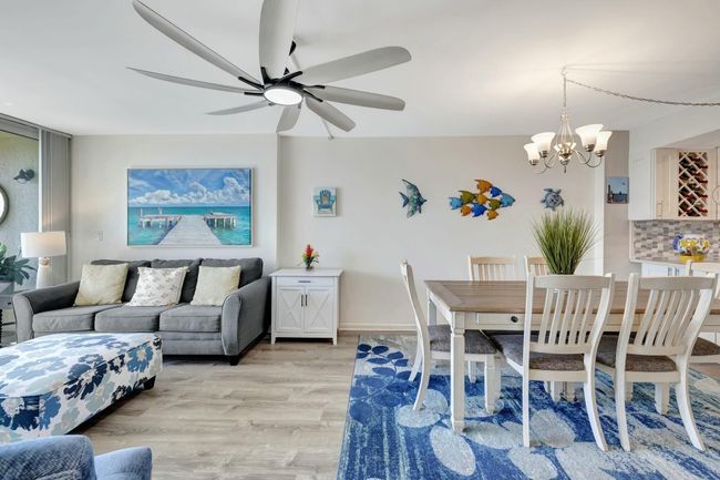 UNIT-402 - 15 Royal Palm Way, Condo with 2 bedrooms, 2 bathrooms and null parking in Boca Raton FL | Image 12