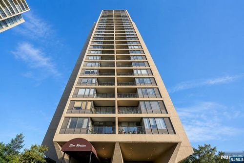 5 Horizon Rd, Fort Lee, NJ, 07024-6651 | Card Image