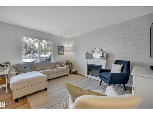 1325 Cunningham Dr Sw, Edmonton, AB, T6W0R8 | Card Image