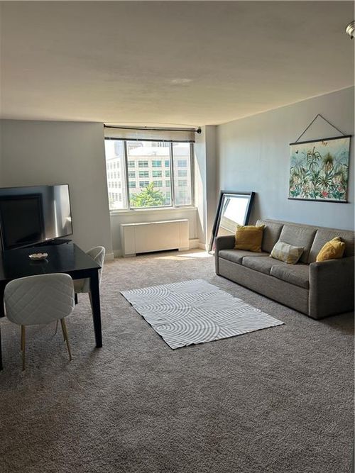 apt-7p-600 E 8th St, Kansas City, MO, 64106-1620 | Card Image