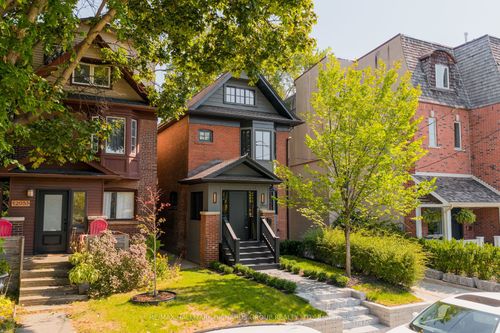 293 Kingswood Rd, Toronto, ON, M4E3N8 | Card Image