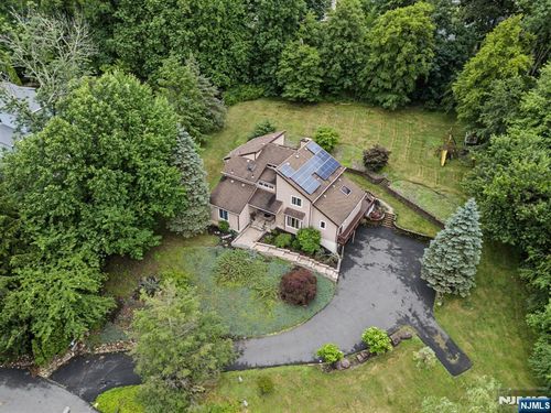 4 Skytop Dr, Denville, NJ, 07834-9542 | Card Image