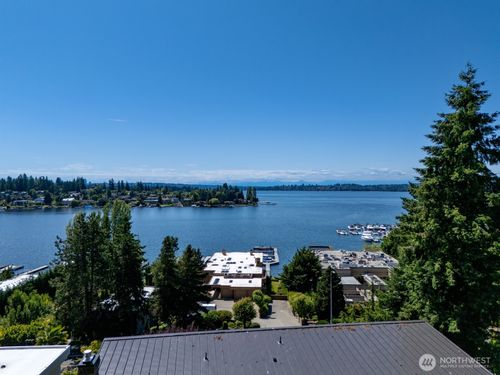 4816 Lake Washington Blvd Ne, Kirkland, WA, 98033-7621 | Card Image