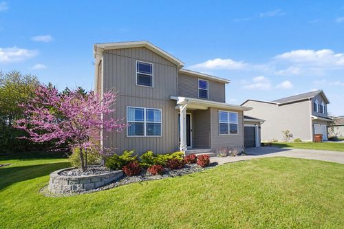 5274 Bridle Ln, Mount Pleasant, MI, 48858-9339 | Card Image