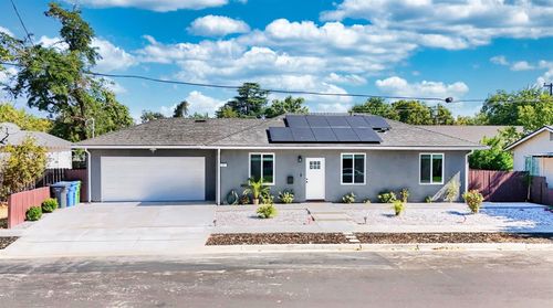 213 W South St, Tracy, CA, 95376-4561 | Card Image