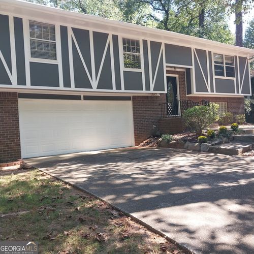 401 Pineburr Ln, Stone Mountain, GA, 30087-5519 | Card Image