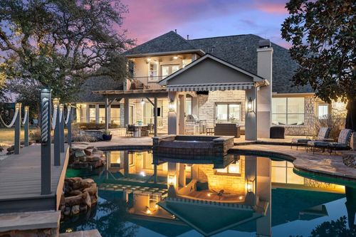 7916 Crandall Rd, Austin, TX, 78739-1910 | Card Image