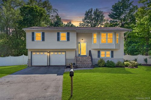 10 Winston Dr, Goshen, NY, 10924-1030 | Card Image