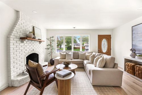 40 Quebec Dr, Huntington Station, NY, 11746-3870 | Card Image