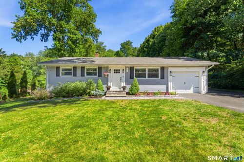 17 Greenbriar Ln, Newtown, CT, 06470-2217 | Card Image