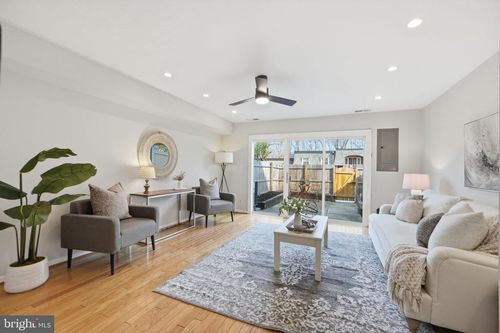 84-8230 Carrleigh Pkwy, SPRINGFIELD, VA, 22152-1726 | Card Image