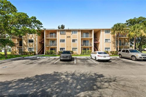 208-400 Palm Cir W, Pembroke Pines, FL, 33025 | Card Image