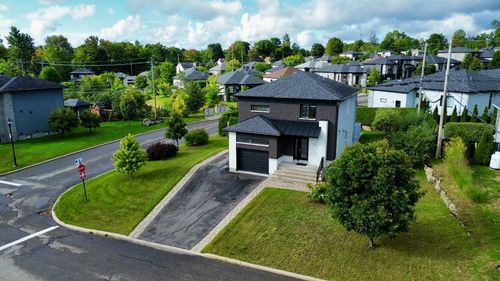 73 Rue J. C. Wilson, House with 3 bedrooms, 1 bathrooms and null parking in Saint Jérôme QC | Card Image