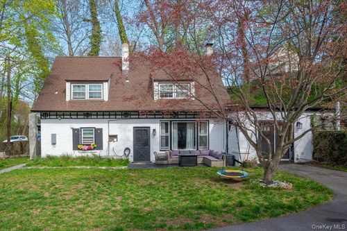 25 Whitewood Ave, New Rochelle, NY, 10805-1209 | Card Image