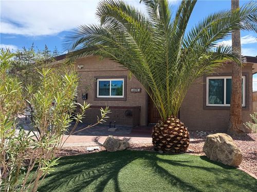 5213 Pebble Beach Blvd, Las Vegas, NV, 89108-1425 | Card Image