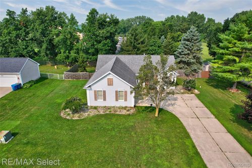 8052 Rose Ln, Goodrich, MI, 48438-9206 | Card Image