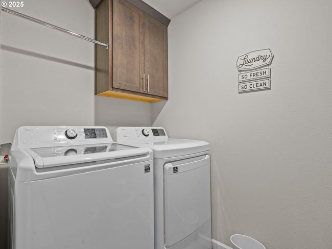 277 S 7 Th St, House other with 5 bedrooms, 3 bathrooms and 3 parking in Carlton OR | Image 31