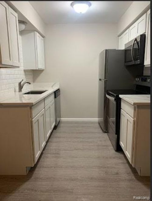apt-43-2171 Decker Rd, Walled Lake, MI, 48390-2508 | Card Image