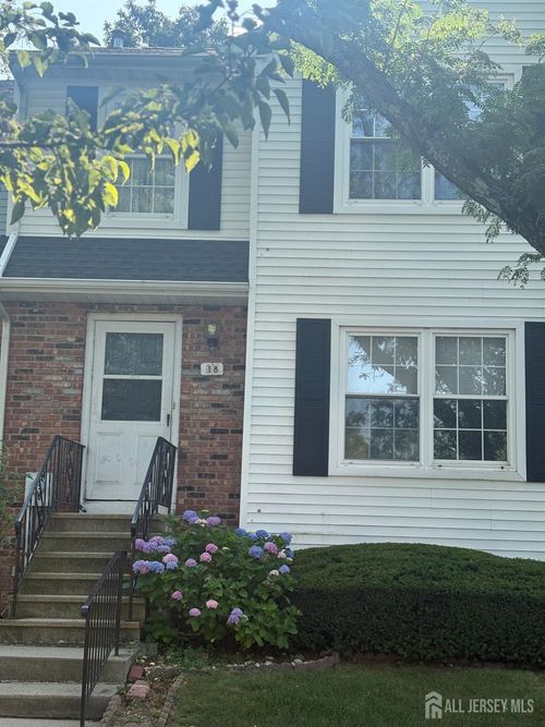 18 Delikat Ln, Sayreville, NJ, 08872-2208 | Card Image
