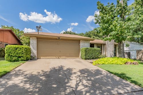 4017 Rushmoor Dr, Arlington, TX, 76016-1442 | Card Image