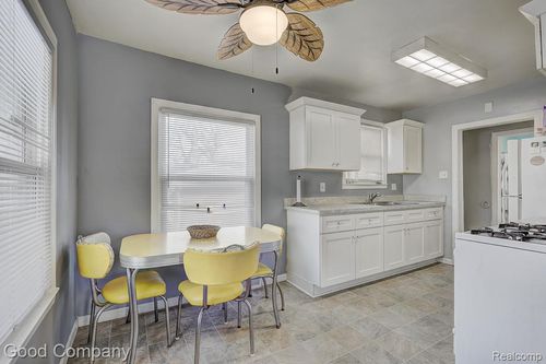 518 E Maxlow Ave, Hazel Park, MI, 48030-2236 | Card Image