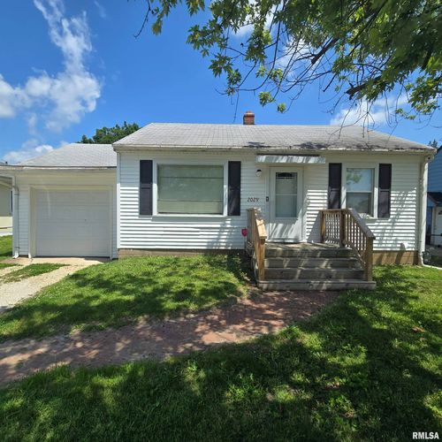 2029 W Forrest Hill Ave, Peoria, IL, 61604-1921 | Card Image