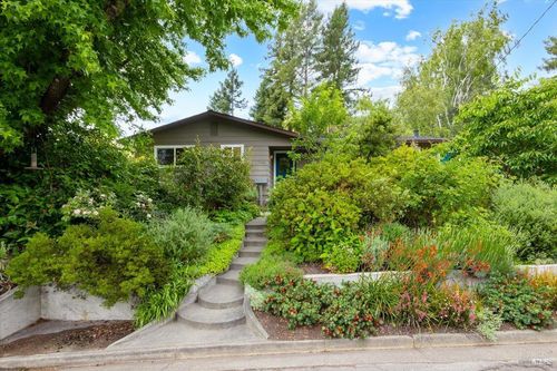 7960 Bella Vista Drive, Sebastopol, CA, 95472 | Card Image