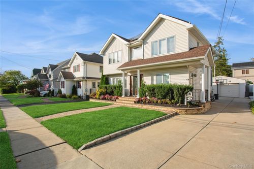24 Yarmouth Rd, East Rockaway, NY, 11518-2418 | Card Image