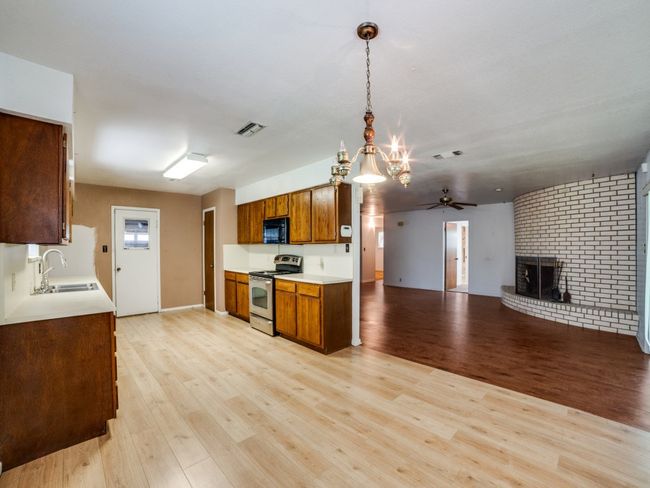 235 Wedgewood Ln, Home with 2 bedrooms, 2 bathrooms and 2 parking in Kerrville TX | Image 9