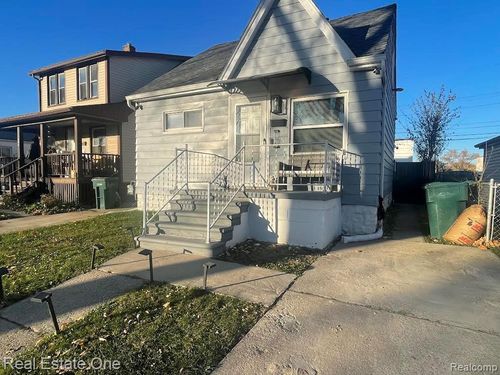 730 Cleophus Pkwy, Lincoln Park, MI, 48146-2655 | Card Image