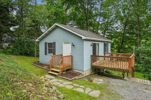 2 Beach Plz, Hardyston, NJ, 07460-1322 | Card Image