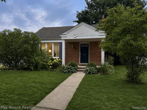 9 Chippewa Ave, Royal Oak, MI, 48073-2558 | Card Image