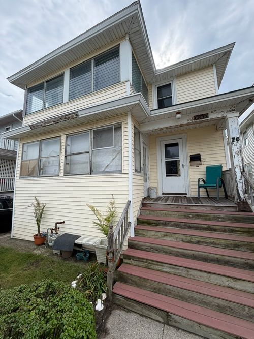70 J St, Hull, MA, 02045 | Card Image