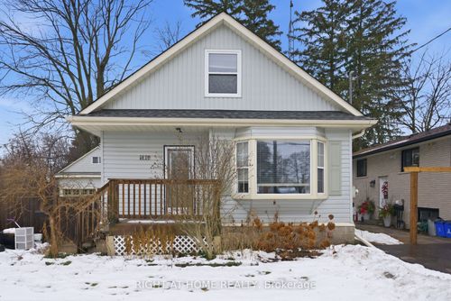 {{alt}} | Card Image