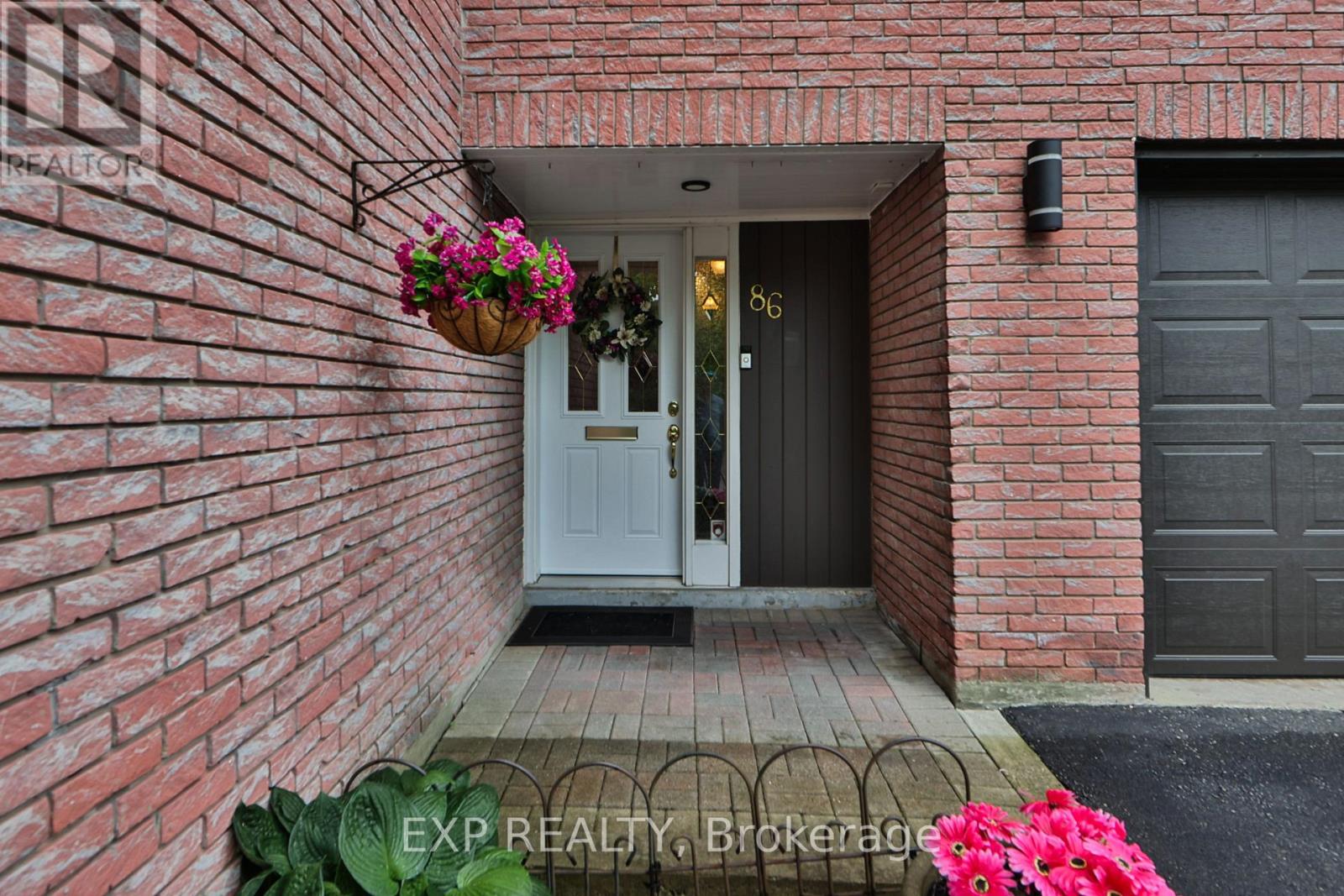 Residential in Mississauga (Cooksville) 4