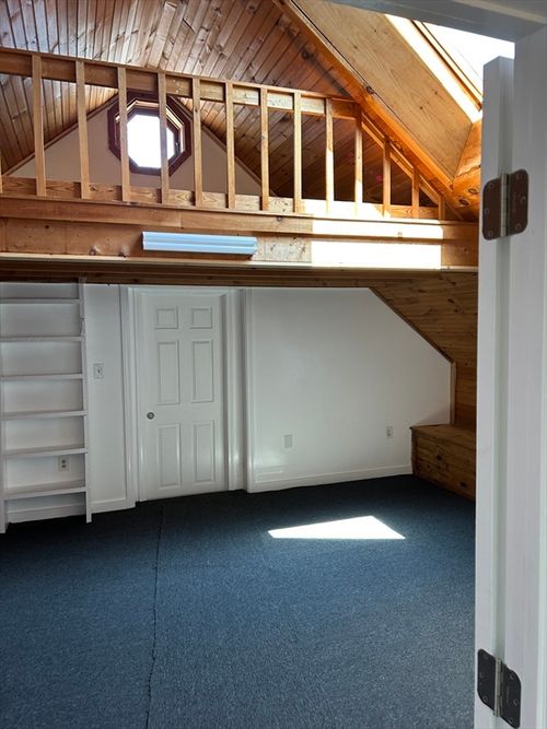 b-87 N High St, Derry, NH, 03038-2226 | Card Image