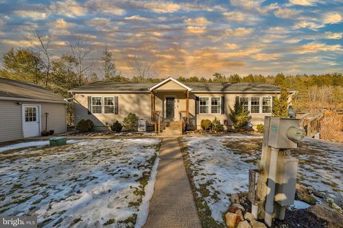 1242 Blue Mountain Circle, SAYLORSBURG, PA, 18353 | Card Image