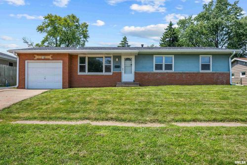 810 13th St, Silvis, IL, 61282-1535 | Card Image